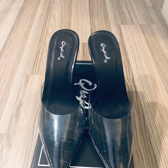 Lucite Heels - Picture 5 of 5